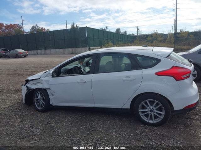 Ford FOCUS SE 2018 1FADP3K20JL251118 Image 14