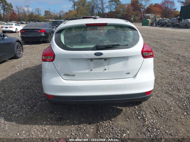 Ford FOCUS SE 2018 1FADP3K20JL251118 Image 16