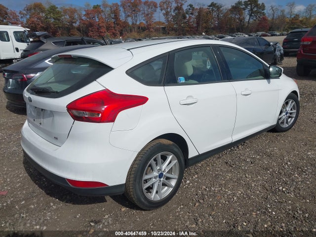 Ford FOCUS SE 2018 1FADP3K20JL251118 Image 4