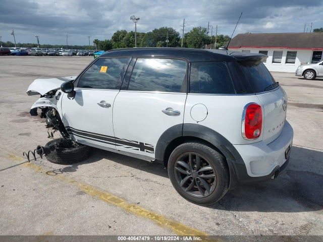 2013 MINI COUNTRYMAN WMWZC3C51DWP22908 Photo 2