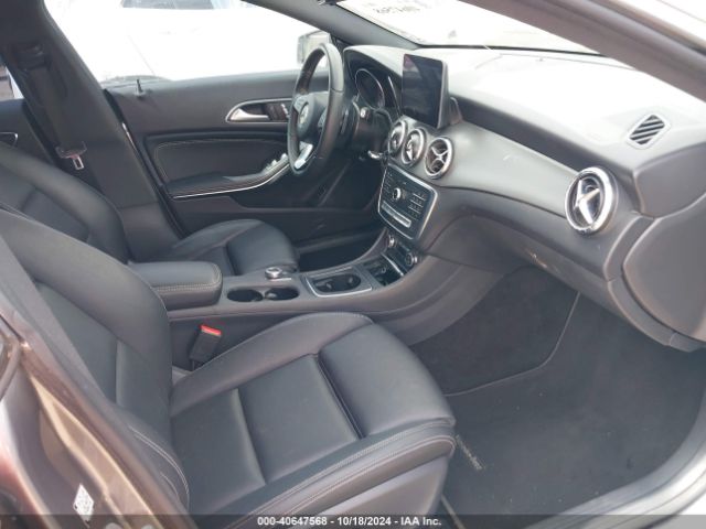 WDDSJ4EBXHN424877 Mercedes-Benz CLA 250