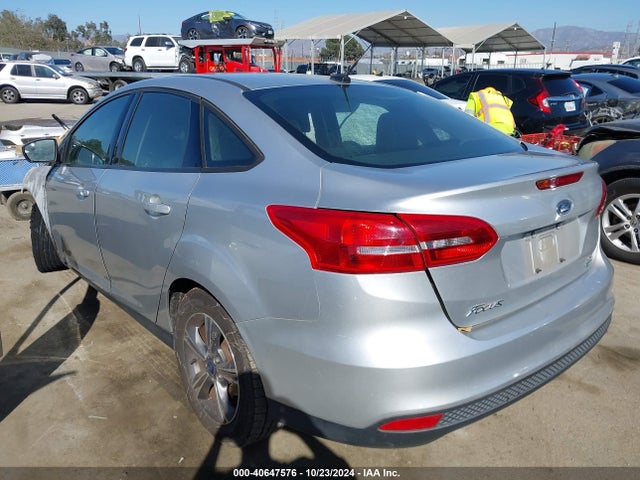 Ford FOCUS SE 2017 1FADP3FE6HL290598 Image 3