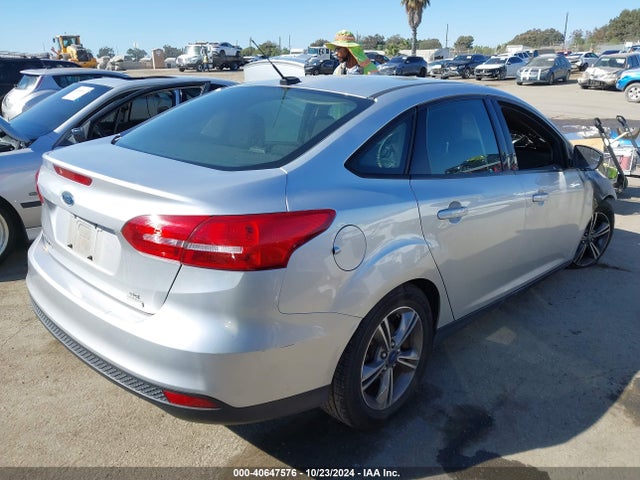 Ford FOCUS SE 2017 1FADP3FE6HL290598 Image 4