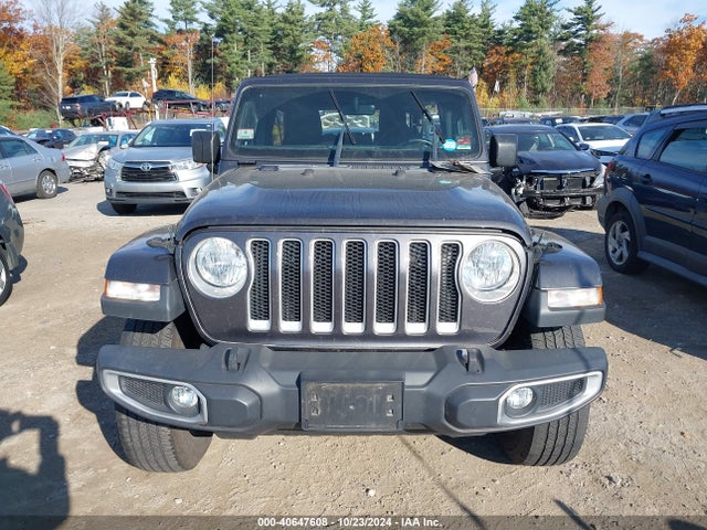 1C4HJXEN5JW224439 Jeep Wrangler Unlimited Sahara 4x4