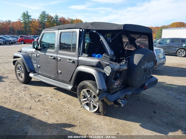 1C4HJXEN5JW224439 Jeep Wrangler Unlimited Sahara 4x4