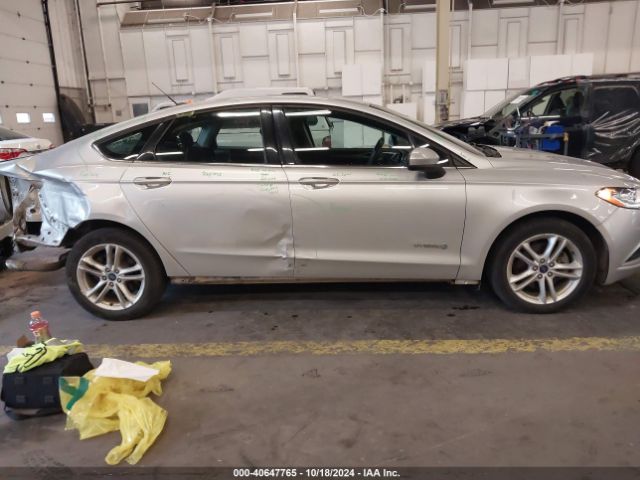 3FA6P0LU8JR132449 Ford Fusion Hybrid Se
