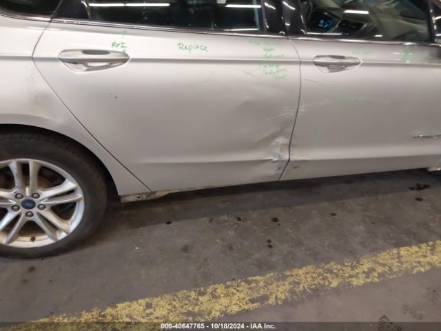 3FA6P0LU8JR132449 Ford Fusion Hybrid Se