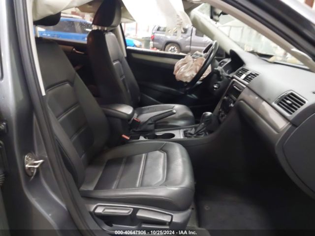 1VWAT7A30FC016409 Volkswagen Passat 1.8t Wolfsburg Edition