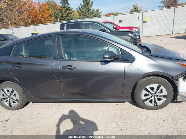 Toyota Prius Two 2018 JTDKBRFU3J3601002 Image 14