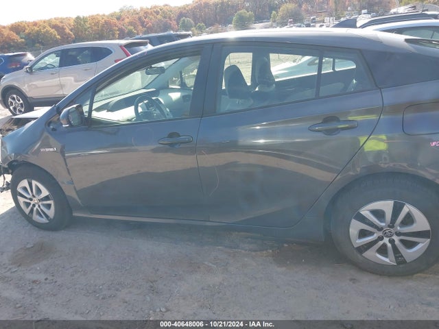 Toyota Prius Two 2018 JTDKBRFU3J3601002 Image 15