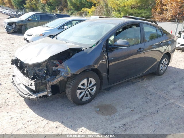 Toyota Prius Two 2018 JTDKBRFU3J3601002 Image 2