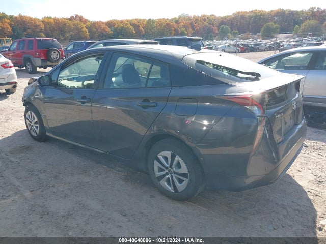 Toyota Prius Two 2018 JTDKBRFU3J3601002 Image 3