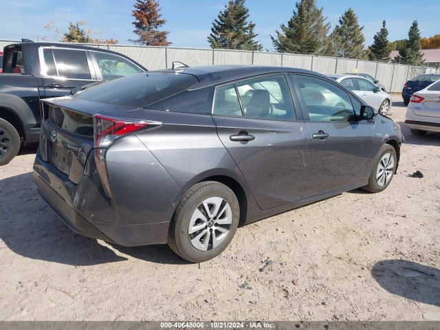 Toyota Prius Two 2018 JTDKBRFU3J3601002 Image 4