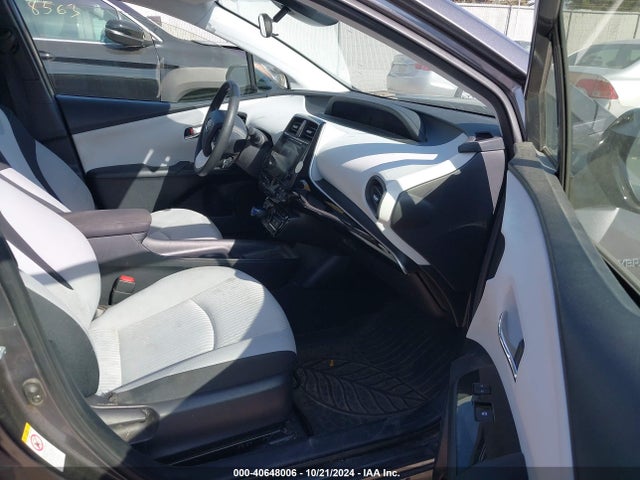 Toyota Prius Two 2018 JTDKBRFU3J3601002 Image 5