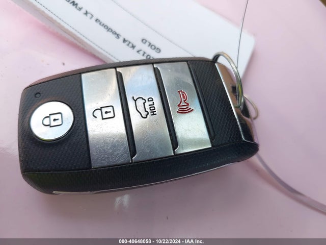 KIA SEDONA LX 2017 KNDMB5C13H6293589 Image 11