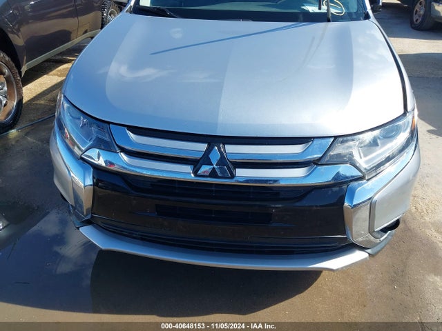 Mitsubishi Outlander Se 2018 JA4AD3A33JZ007311 Image 12