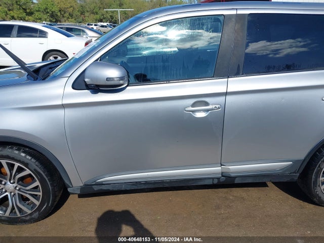 Mitsubishi Outlander Se 2018 JA4AD3A33JZ007311 Image 14