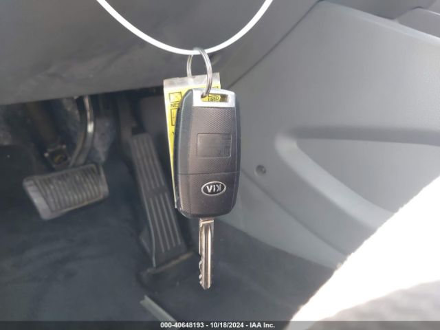 3KPFK4A79HE011525 KIA FORTE LX