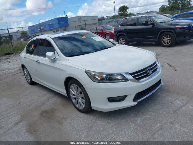 2014 1HGCR2F88EA173800 main image