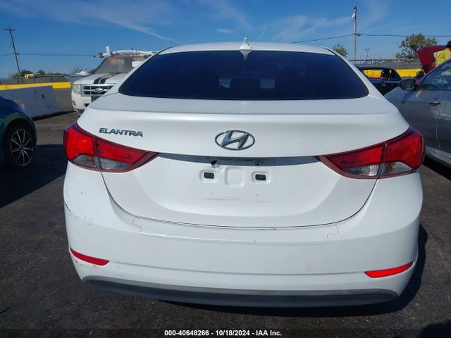 Hyundai ELANTRA SE 2015 5NPDH4AE5FH576030 Image 16