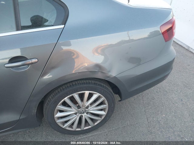 3VWL07AJ3GM260040 Volkswagen Jetta 1.8t Sel