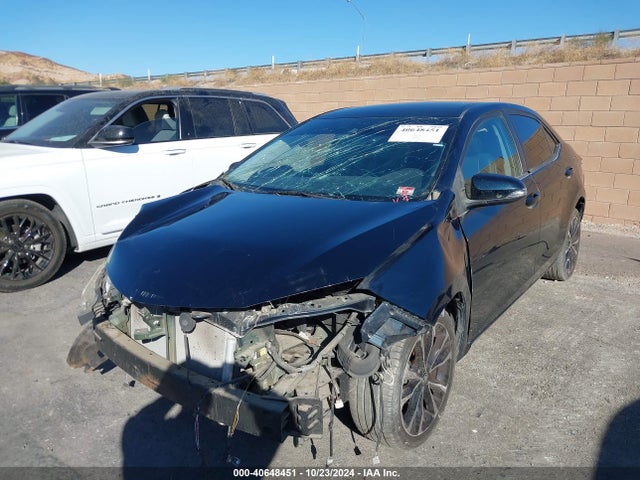 Toyota COROLLA SE 2018 5YFBURHE2JP824252 Image 2