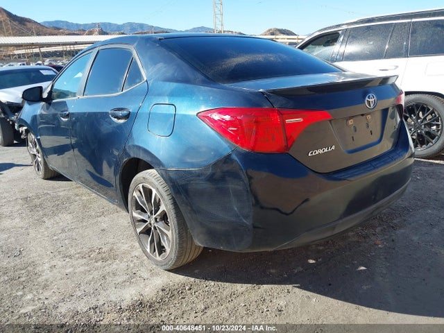 Toyota COROLLA SE 2018 5YFBURHE2JP824252 Image 3