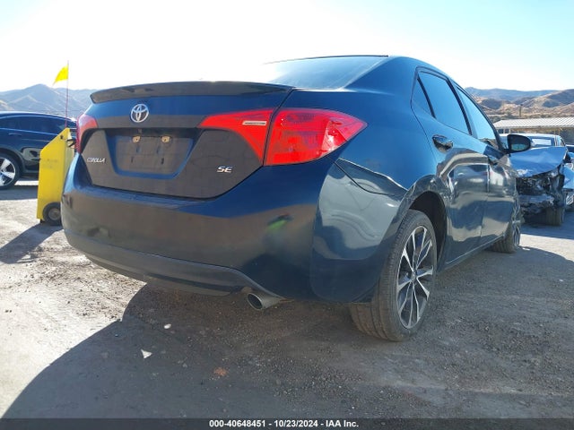 Toyota COROLLA SE 2018 5YFBURHE2JP824252 Image 4