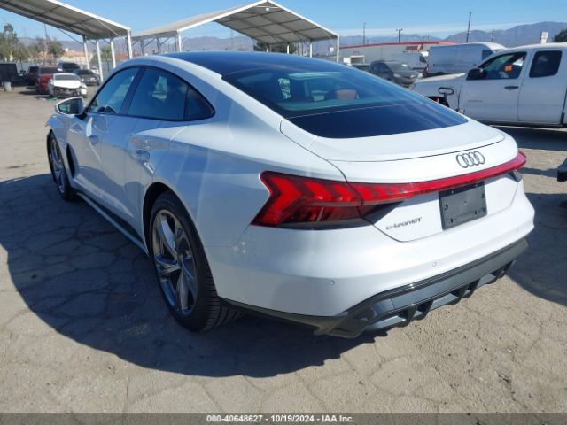 2024 AUDI E-TRON GT WAUFJBFW0R7002671 Photo 2