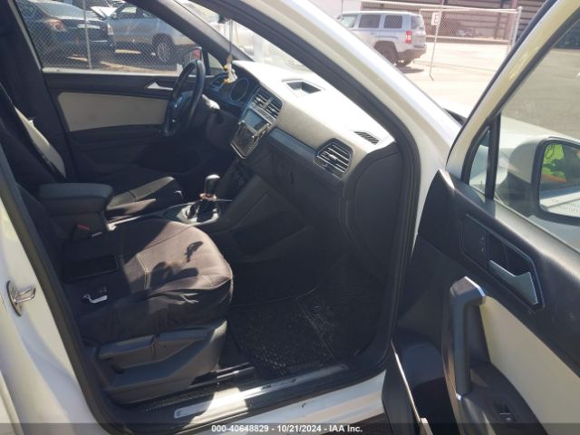 3VV3B7AX2JM137582 Volkswagen Tiguan 2.0t Se/2.0t Sel