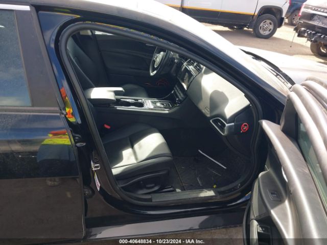 SAJAD4BG2HA979019 Jaguar Xe 25t Premium