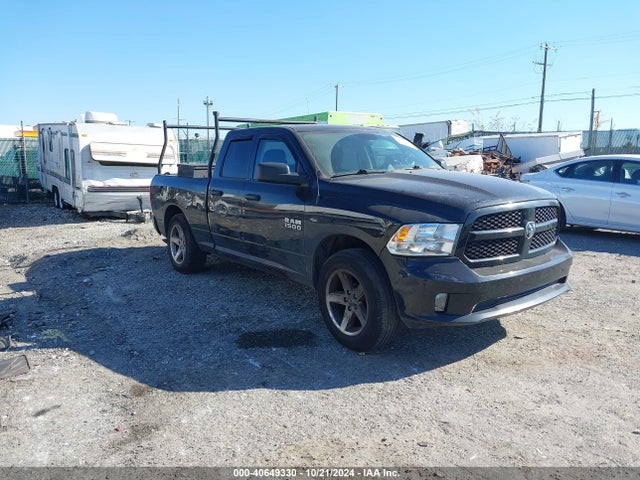 RAM 1500 Express  4x4 6'4 Box 2018 1C6RR7FG0JS198165 Image 1