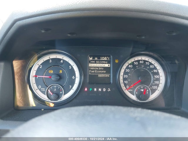RAM 1500 Express  4x4 6'4 Box 2018 1C6RR7FG0JS198165 Image 7