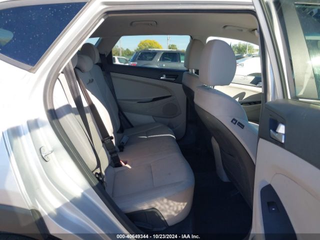 KM8J2CA40KU920137 Hyundai TUCSON SE