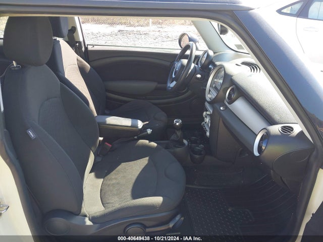 2009 MINI COOPER WMWMF33589TU71881 Photo 4
