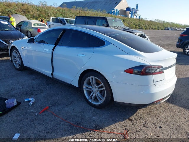 2013 TESLA MODEL S 5YJSA1CN1DFP20059 Photo 2