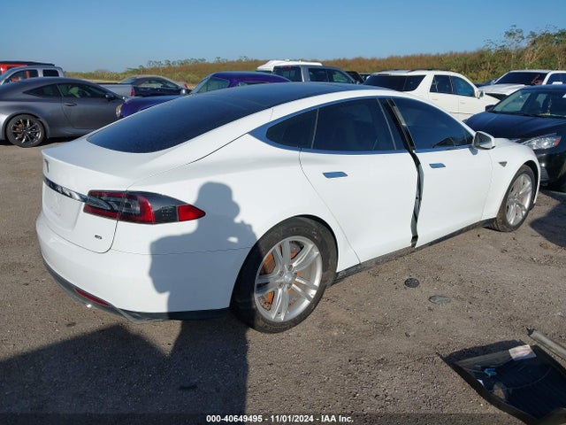 2013 TESLA MODEL S 5YJSA1CN1DFP20059 Photo 3