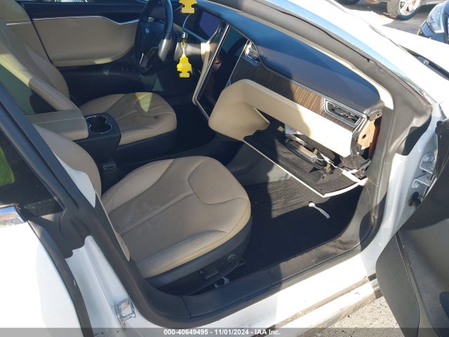 2013 TESLA MODEL S 5YJSA1CN1DFP20059 Photo 4