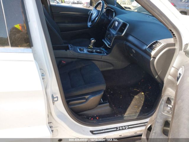 1C4RJFAG5JC111579 Jeep Grand Cherokee Laredo E 4x4
