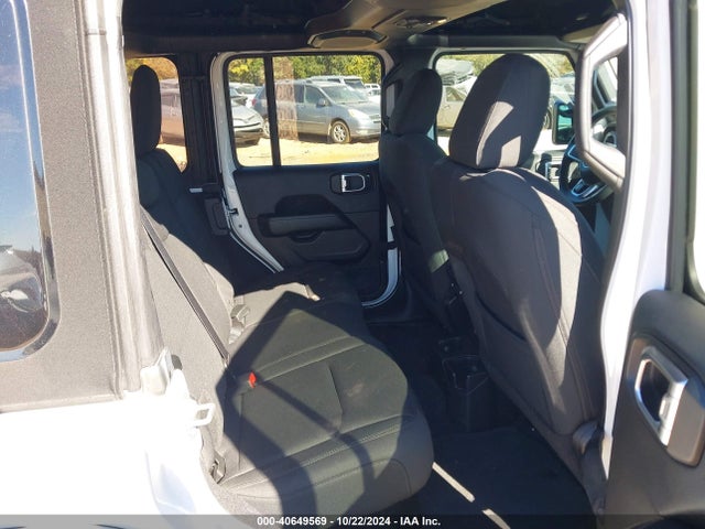 1C4HJXEN6JW193170 Jeep Wrangler Unlimited Sahara 4x4