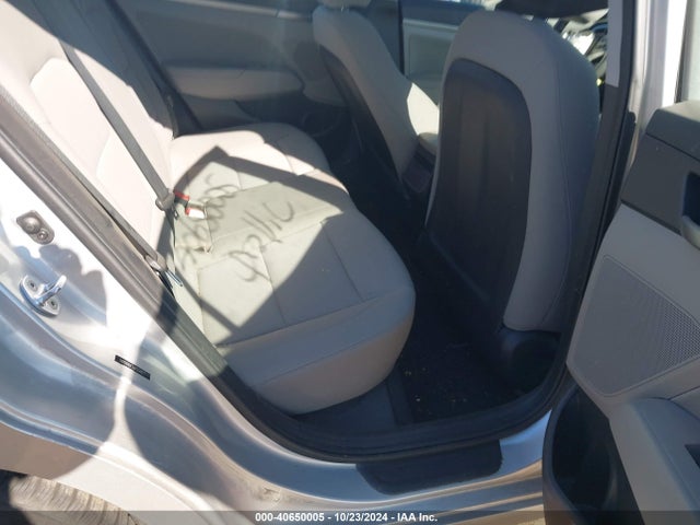 Hyundai ELANTRA SEL 2018 5NPD84LF3JH334027 Image 8