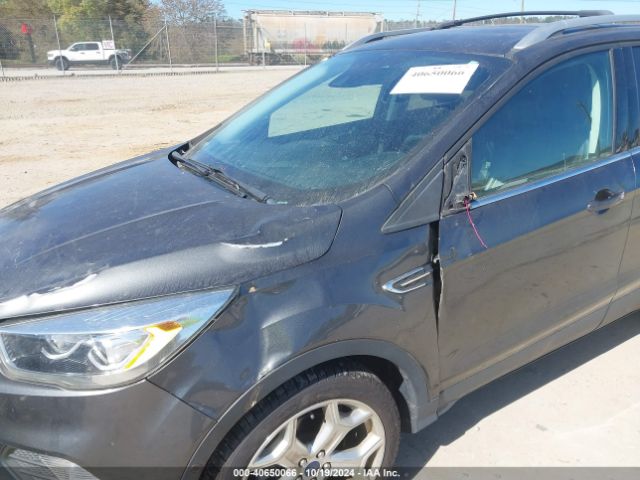 1FMCU9J93HUB71201 Ford Escape Titanium