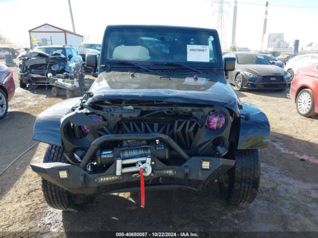 1C4BJWEG9FL713162 Jeep Wrangler Unlimited Sahara