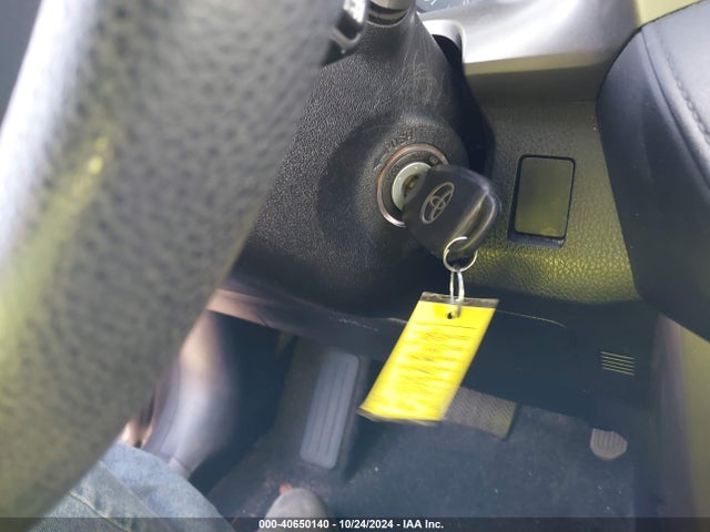 Toyota RAV4 LE 2018 JTMBFREV7JJ722061 Image 11