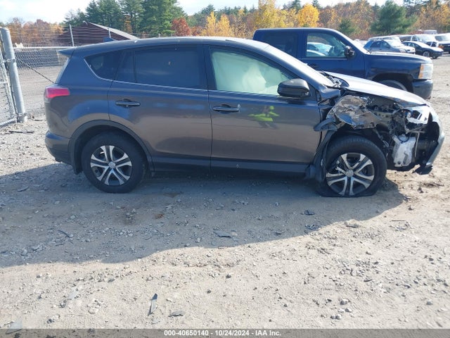 Toyota RAV4 LE 2018 JTMBFREV7JJ722061 Image 13