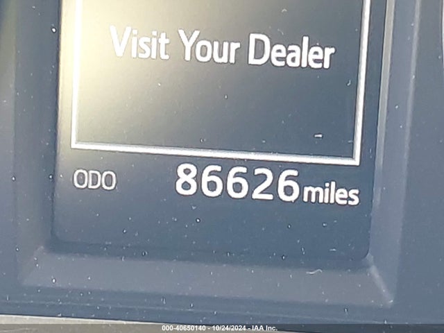 Toyota RAV4 LE 2018 JTMBFREV7JJ722061 Image 15