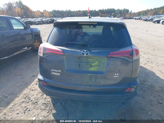 Toyota RAV4 LE 2018 JTMBFREV7JJ722061 Image 16
