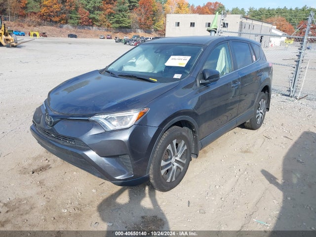 Toyota RAV4 LE 2018 JTMBFREV7JJ722061 Image 2