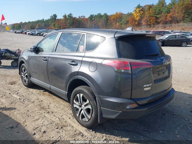 Toyota RAV4 LE 2018 JTMBFREV7JJ722061 Image 3