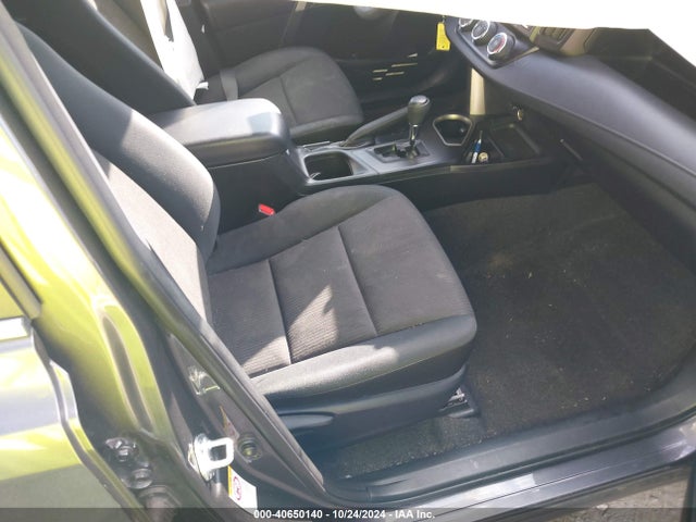 Toyota RAV4 LE 2018 JTMBFREV7JJ722061 Image 5
